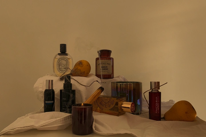 Специи, благовония и сухофрукты: подборка духов и свечей для холодного сезона